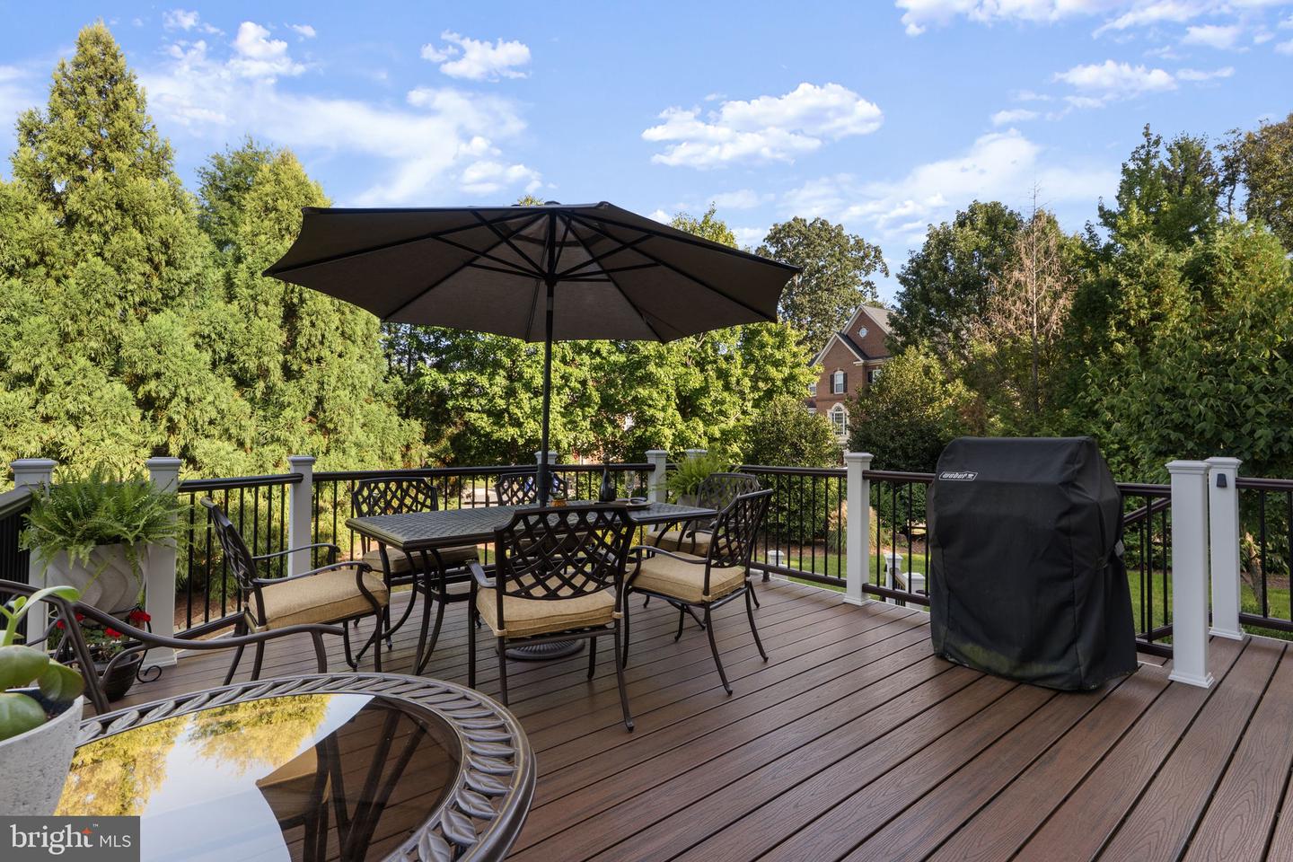 204 LAWSON RD SE, LEESBURG, Virginia 20175, 5 Bedrooms Bedrooms, ,4 BathroomsBathrooms,Residential,For sale,204 LAWSON RD SE,VALO2115962 MLS # VALO2115962