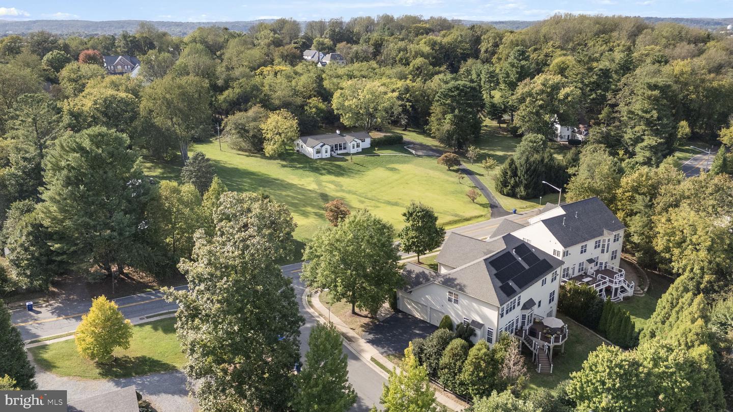 204 LAWSON RD SE, LEESBURG, Virginia 20175, 5 Bedrooms Bedrooms, ,4 BathroomsBathrooms,Residential,For sale,204 LAWSON RD SE,VALO2115962 MLS # VALO2115962