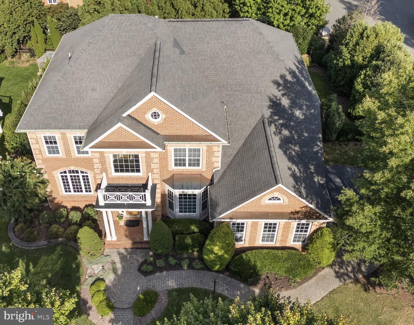 204 LAWSON RD SE, LEESBURG, Virginia 20175, 5 Bedrooms Bedrooms, ,4 BathroomsBathrooms,Residential,For sale,204 LAWSON RD SE,VALO2115962 MLS # VALO2115962