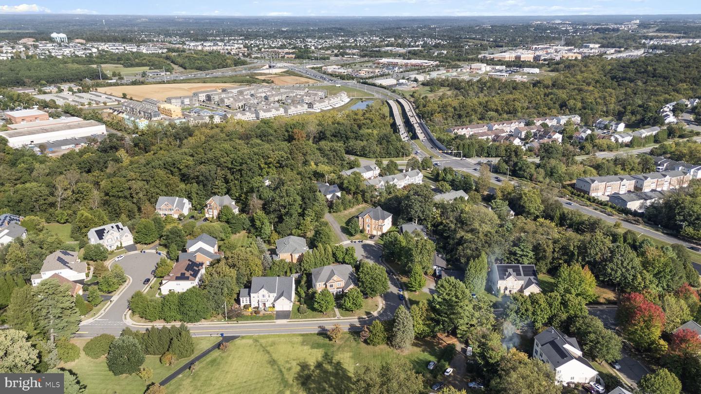 204 LAWSON RD SE, LEESBURG, Virginia 20175, 5 Bedrooms Bedrooms, ,4 BathroomsBathrooms,Residential,For sale,204 LAWSON RD SE,VALO2115962 MLS # VALO2115962