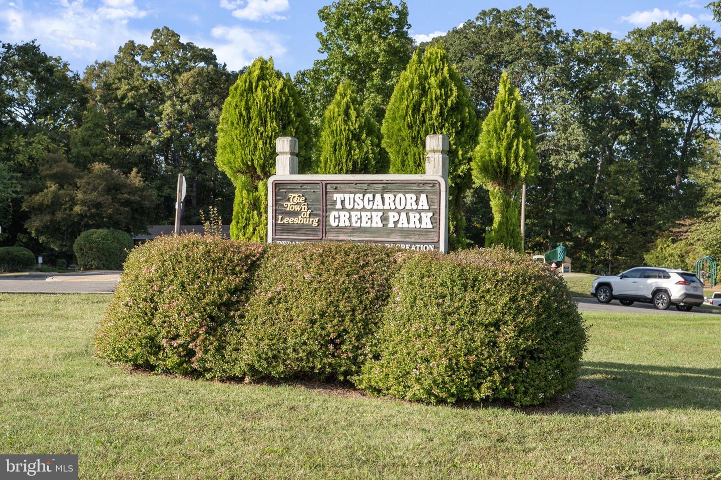 204 LAWSON RD SE, LEESBURG, Virginia 20175, 5 Bedrooms Bedrooms, ,4 BathroomsBathrooms,Residential,For sale,204 LAWSON RD SE,VALO2115962 MLS # VALO2115962