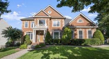 204 LAWSON RD SE, LEESBURG, Virginia 20175, 5 Bedrooms Bedrooms, ,4 BathroomsBathrooms,Residential,For sale,204 LAWSON RD SE,VALO2115962 MLS # VALO2115962