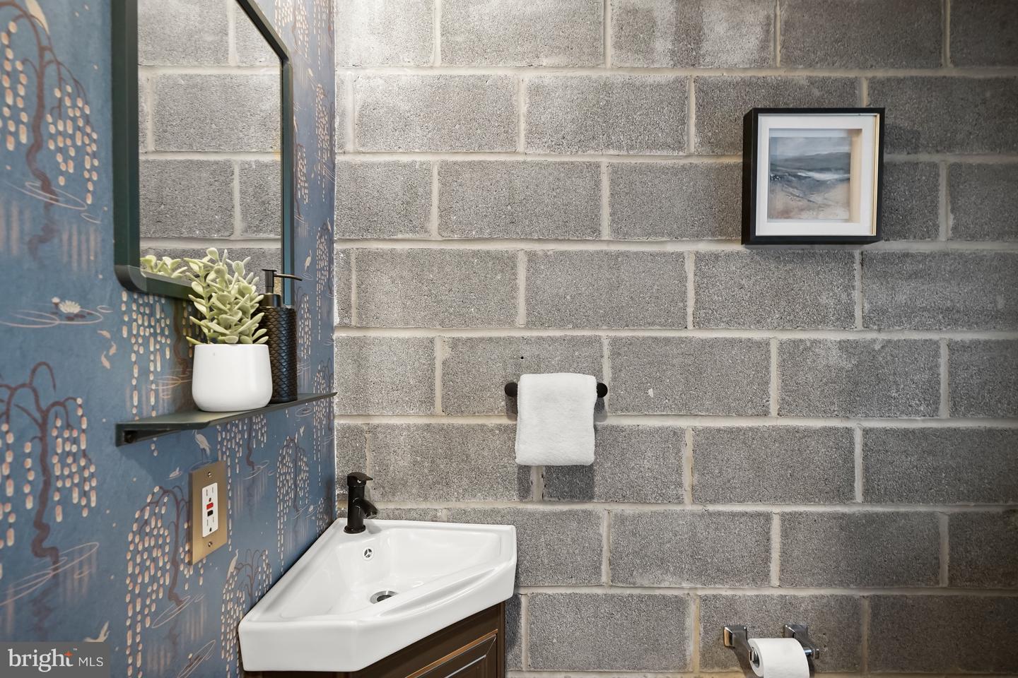 1420 RHODE ISLAND AVE NW, WASHINGTON, District Of Columbia 20005, 3 Bedrooms Bedrooms, ,3 BathroomsBathrooms,Residential,For sale,1420 RHODE ISLAND AVE NW,DCDC2246912 MLS # DCDC2246912