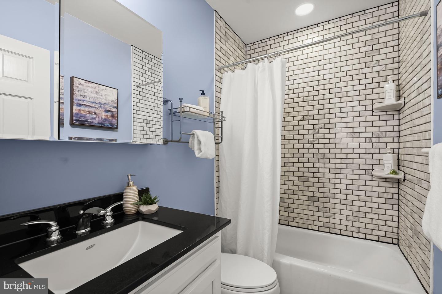 1420 RHODE ISLAND AVE NW, WASHINGTON, District Of Columbia 20005, 3 Bedrooms Bedrooms, ,3 BathroomsBathrooms,Residential,For sale,1420 RHODE ISLAND AVE NW,DCDC2246912 MLS # DCDC2246912