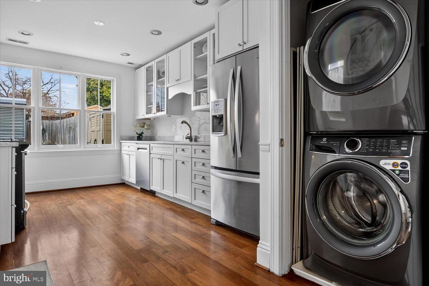 916 G ST SE, WASHINGTON, District Of Columbia 20003, 2 Bedrooms Bedrooms, 5 Rooms Rooms,2 BathroomsBathrooms,Residential,For sale,916 G ST SE,DCDC2247052 MLS # DCDC2247052