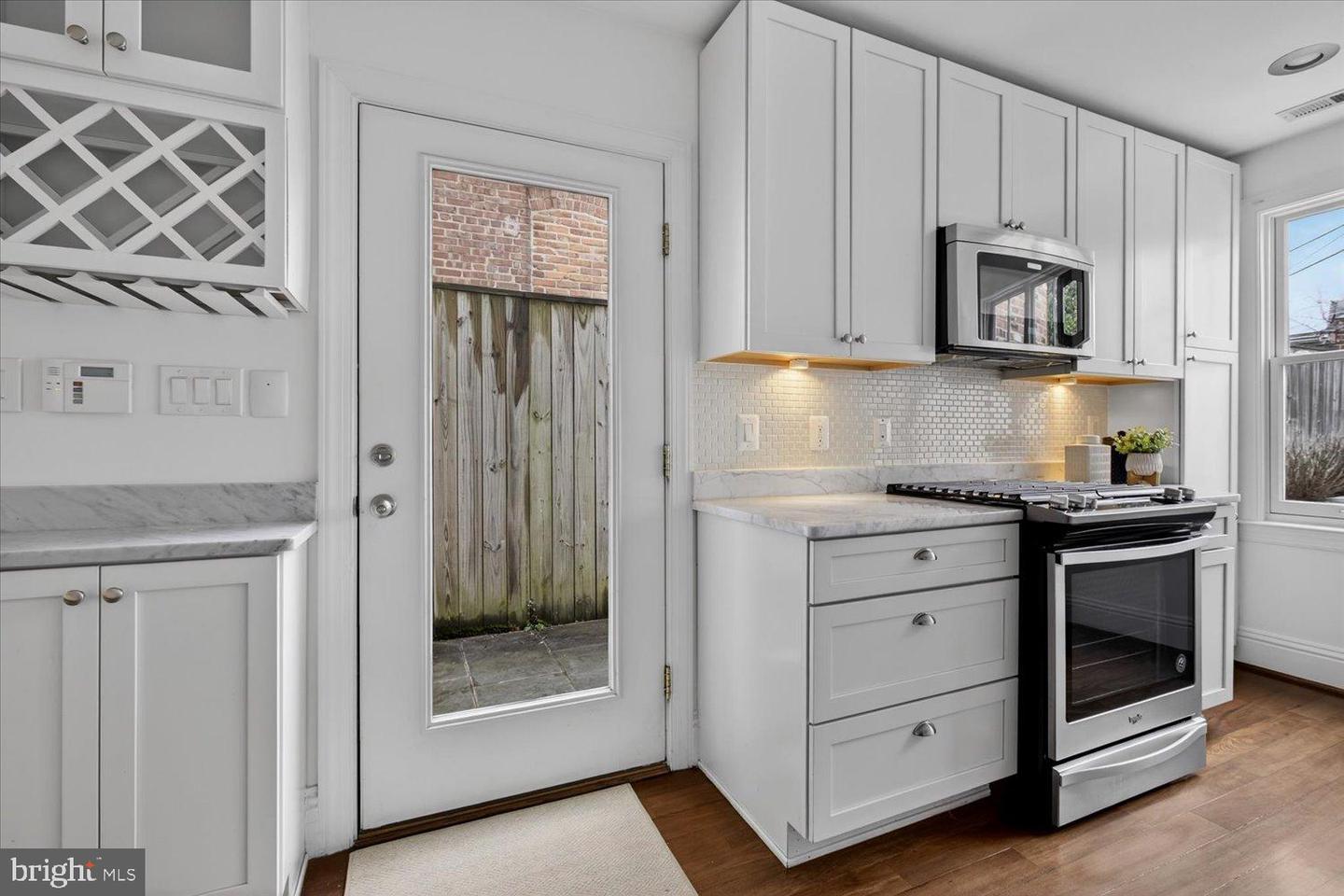 916 G ST SE, WASHINGTON, District Of Columbia 20003, 2 Bedrooms Bedrooms, 5 Rooms Rooms,2 BathroomsBathrooms,Residential,For sale,916 G ST SE,DCDC2247052 MLS # DCDC2247052