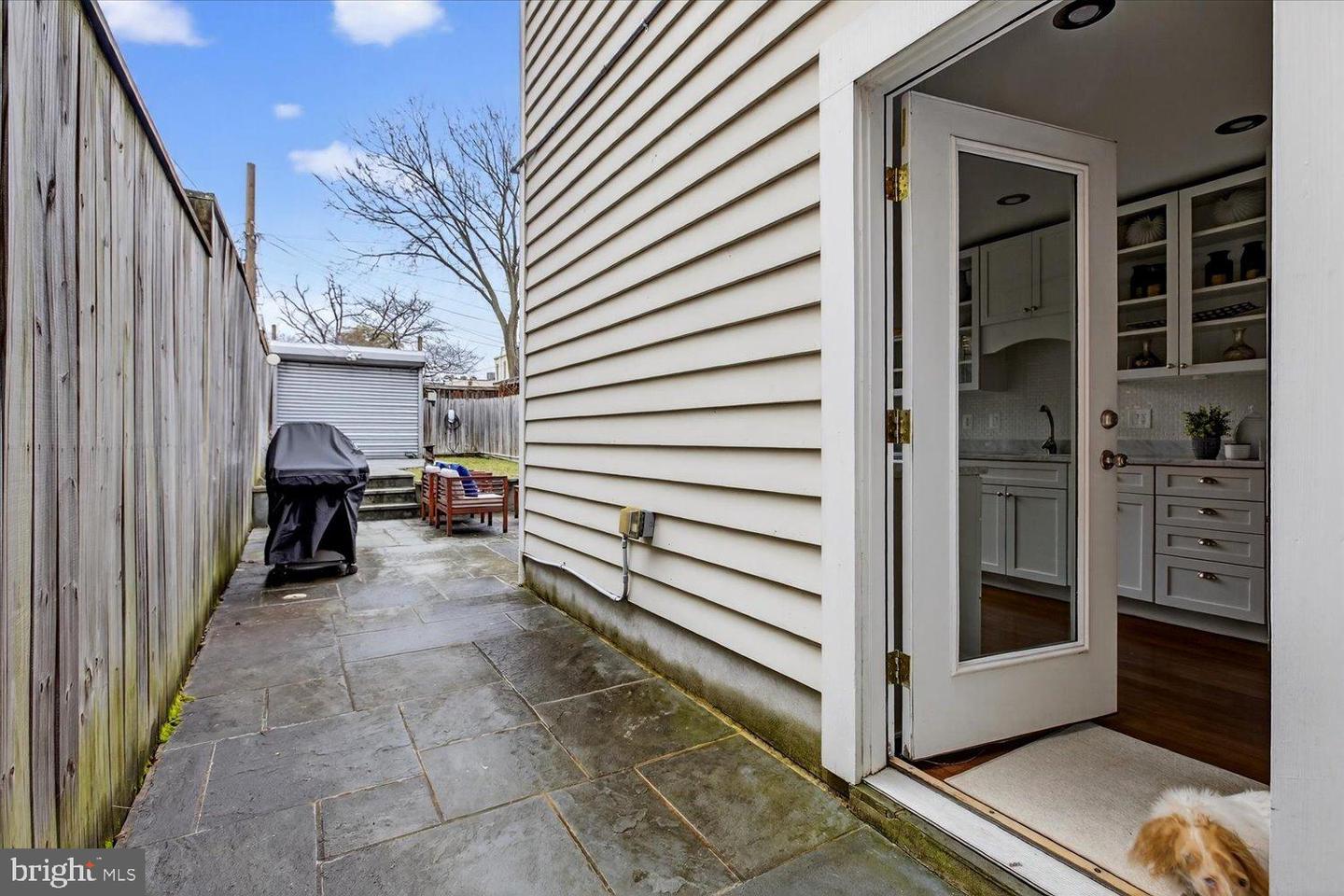 916 G ST SE, WASHINGTON, District Of Columbia 20003, 2 Bedrooms Bedrooms, 5 Rooms Rooms,2 BathroomsBathrooms,Residential,For sale,916 G ST SE,DCDC2247052 MLS # DCDC2247052