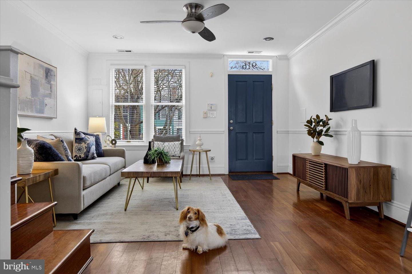 916 G ST SE, WASHINGTON, District Of Columbia 20003, 2 Bedrooms Bedrooms, 5 Rooms Rooms,2 BathroomsBathrooms,Residential,For sale,916 G ST SE,DCDC2247052 MLS # DCDC2247052