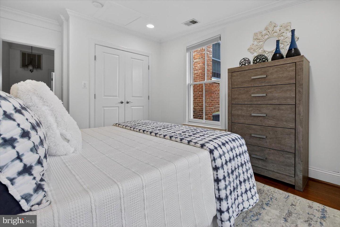 916 G ST SE, WASHINGTON, District Of Columbia 20003, 2 Bedrooms Bedrooms, 5 Rooms Rooms,2 BathroomsBathrooms,Residential,For sale,916 G ST SE,DCDC2247052 MLS # DCDC2247052