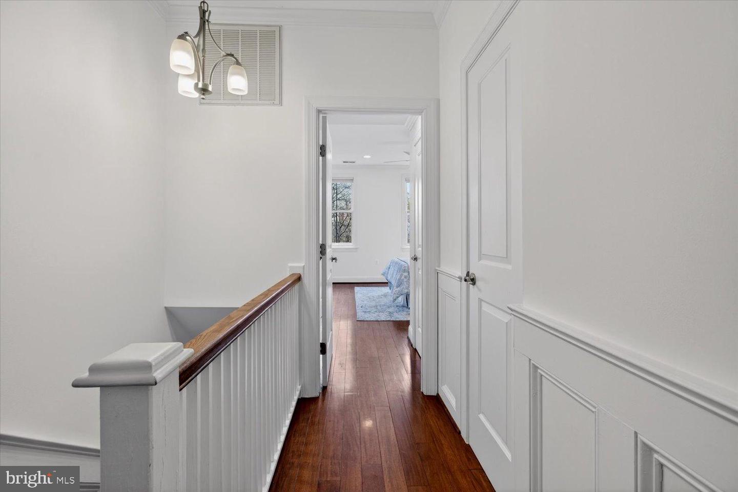 916 G ST SE, WASHINGTON, District Of Columbia 20003, 2 Bedrooms Bedrooms, 5 Rooms Rooms,2 BathroomsBathrooms,Residential,For sale,916 G ST SE,DCDC2247052 MLS # DCDC2247052