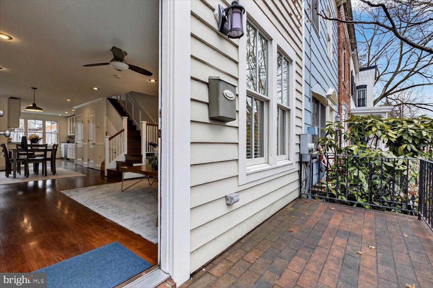 916 G ST SE, WASHINGTON, District Of Columbia 20003, 2 Bedrooms Bedrooms, 5 Rooms Rooms,2 BathroomsBathrooms,Residential,For sale,916 G ST SE,DCDC2247052 MLS # DCDC2247052
