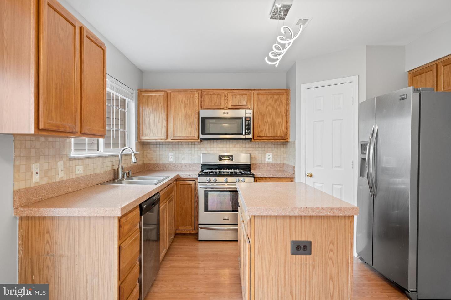 16932 TOMS RIVER LOOP, DUMFRIES, Virginia 22026, 3 Bedrooms Bedrooms, ,3 BathroomsBathrooms,Residential,For sale,16932 TOMS RIVER LOOP,VAPW2112930 MLS # VAPW2112930