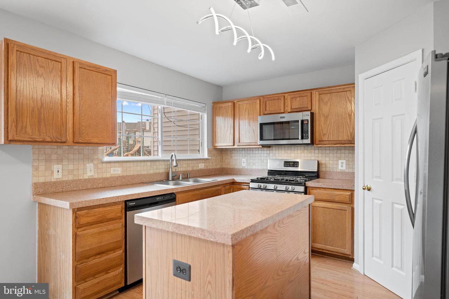 16932 TOMS RIVER LOOP, DUMFRIES, Virginia 22026, 3 Bedrooms Bedrooms, ,3 BathroomsBathrooms,Residential,For sale,16932 TOMS RIVER LOOP,VAPW2112930 MLS # VAPW2112930