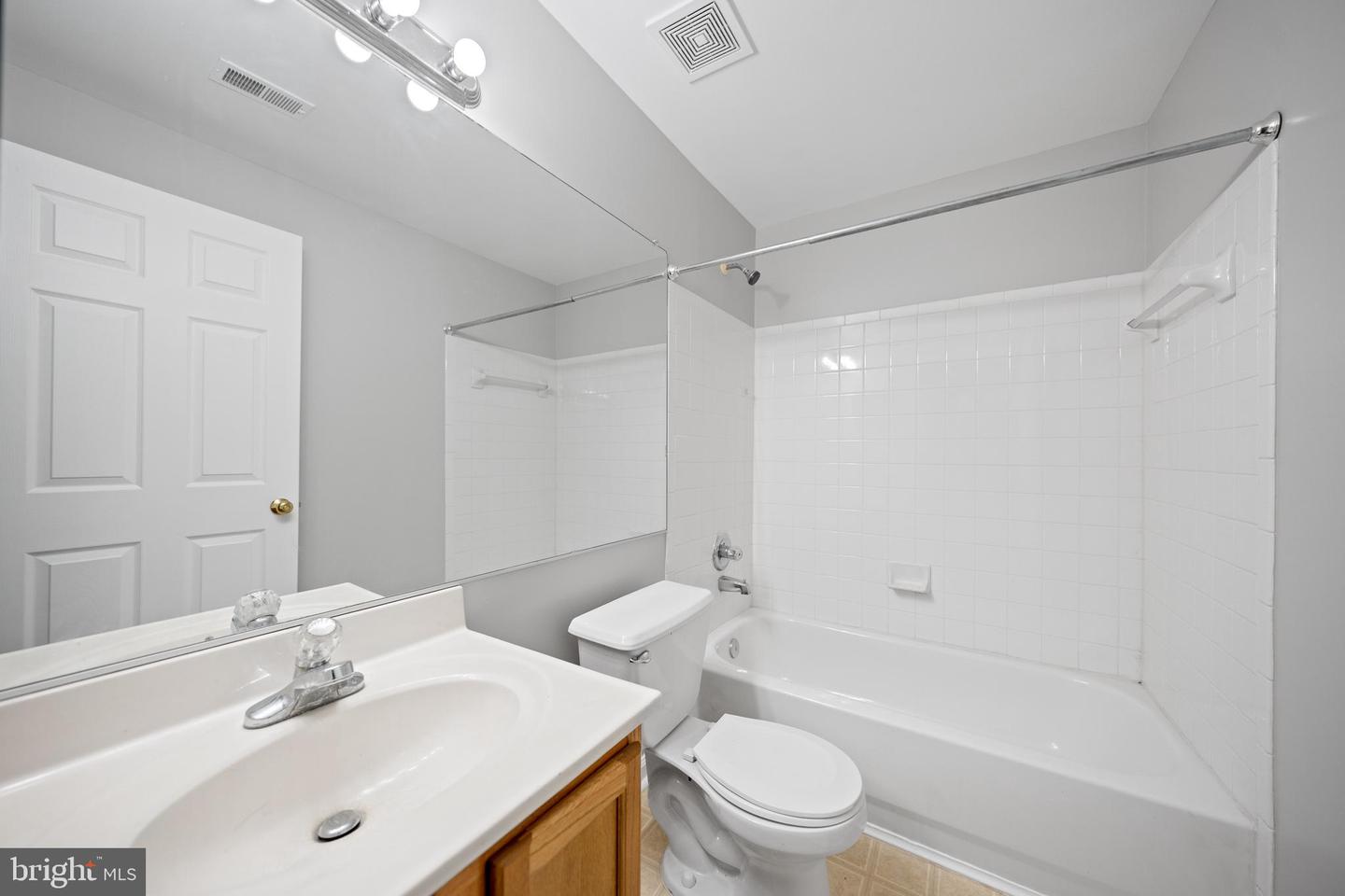 16932 TOMS RIVER LOOP, DUMFRIES, Virginia 22026, 3 Bedrooms Bedrooms, ,3 BathroomsBathrooms,Residential,For sale,16932 TOMS RIVER LOOP,VAPW2112930 MLS # VAPW2112930