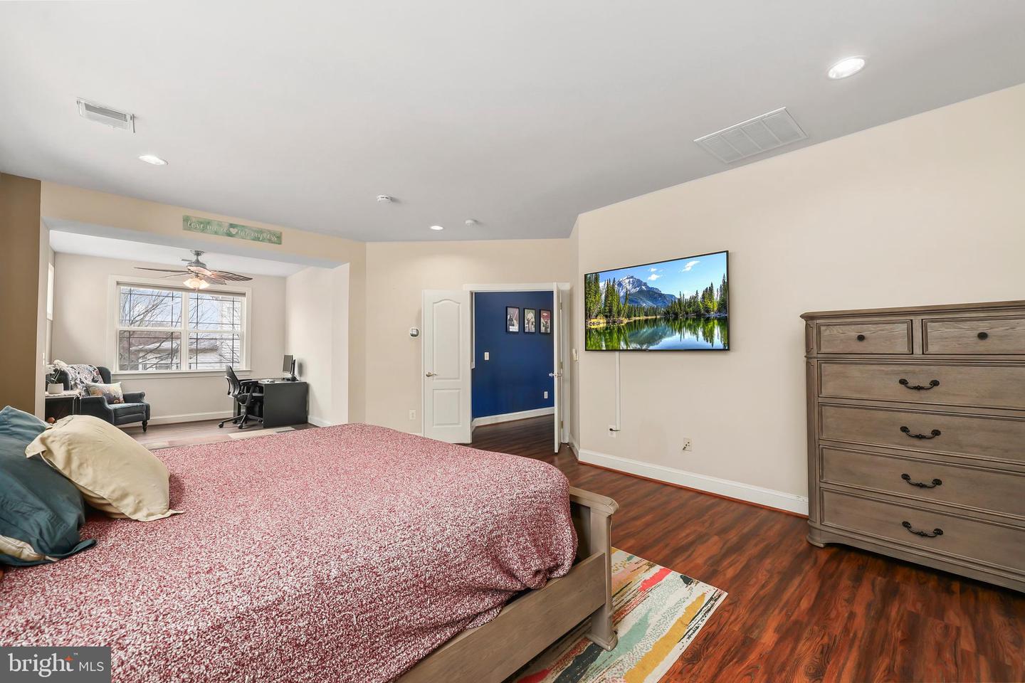 8717 FLOWERING DOGWOOD LN, LORTON, Virginia 22079, 4 Bedrooms Bedrooms, ,4 BathroomsBathrooms,Residential,For sale,8717 FLOWERING DOGWOOD LN,VAFX2292138 MLS # VAFX2292138