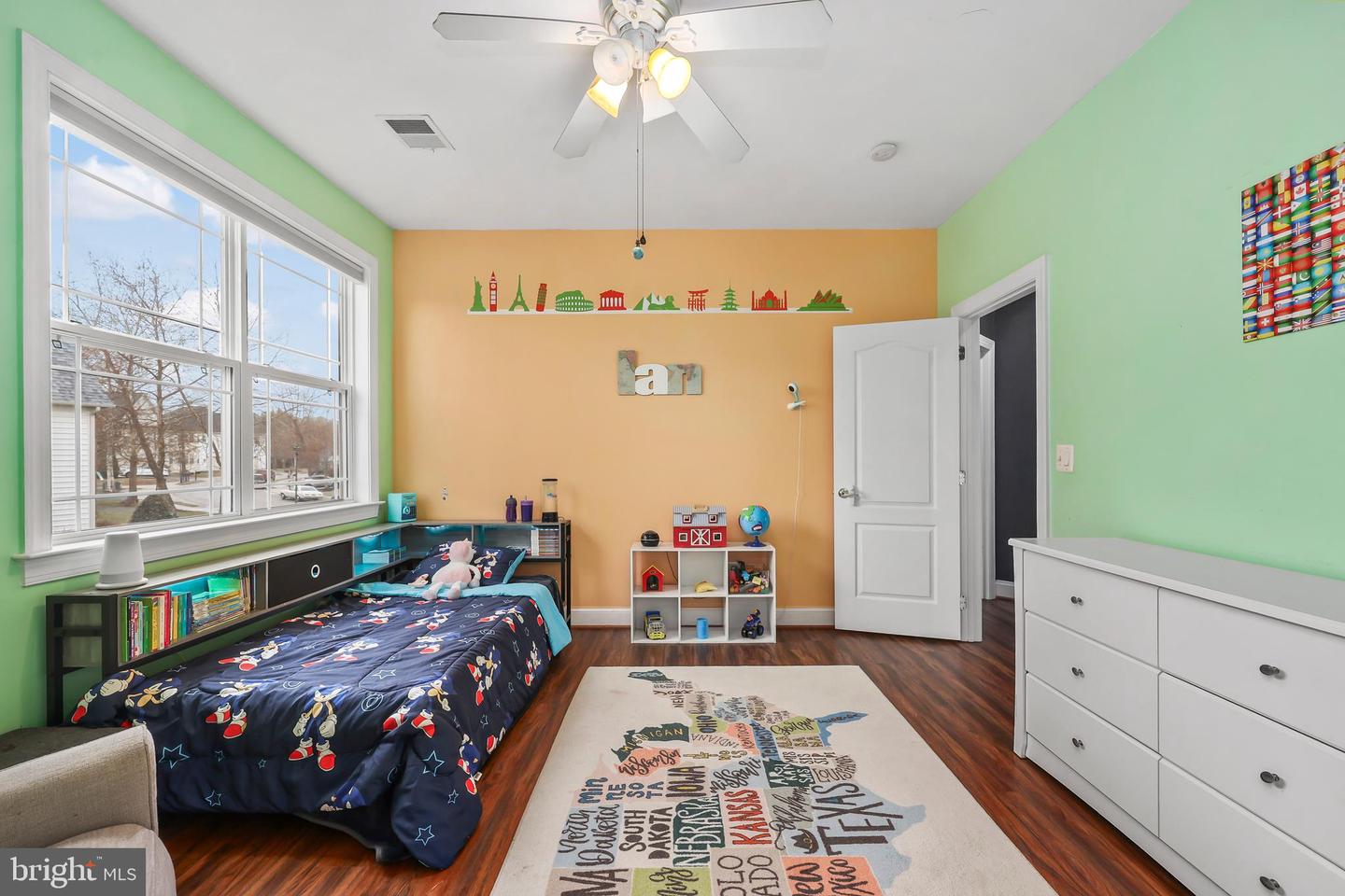 8717 FLOWERING DOGWOOD LN, LORTON, Virginia 22079, 4 Bedrooms Bedrooms, ,4 BathroomsBathrooms,Residential,For sale,8717 FLOWERING DOGWOOD LN,VAFX2292138 MLS # VAFX2292138