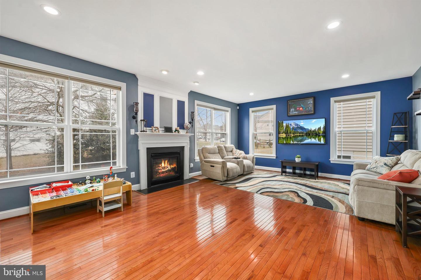 8717 FLOWERING DOGWOOD LN, LORTON, Virginia 22079, 4 Bedrooms Bedrooms, ,4 BathroomsBathrooms,Residential,For sale,8717 FLOWERING DOGWOOD LN,VAFX2292138 MLS # VAFX2292138