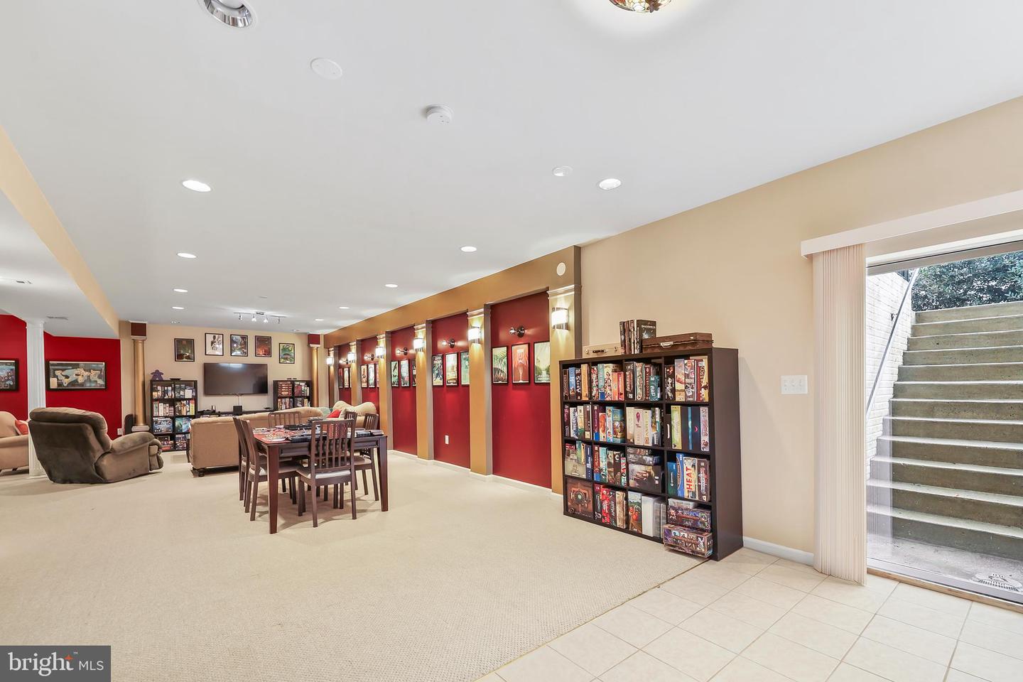 8717 FLOWERING DOGWOOD LN, LORTON, Virginia 22079, 4 Bedrooms Bedrooms, ,4 BathroomsBathrooms,Residential,For sale,8717 FLOWERING DOGWOOD LN,VAFX2292138 MLS # VAFX2292138