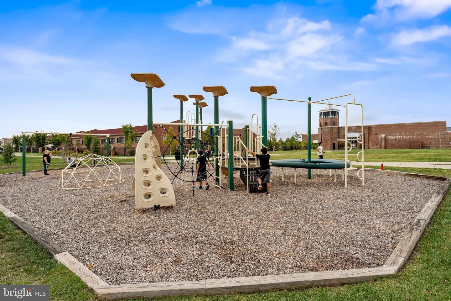 8717 FLOWERING DOGWOOD LN, LORTON, Virginia 22079, 4 Bedrooms Bedrooms, ,4 BathroomsBathrooms,Residential,For sale,8717 FLOWERING DOGWOOD LN,VAFX2292138 MLS # VAFX2292138