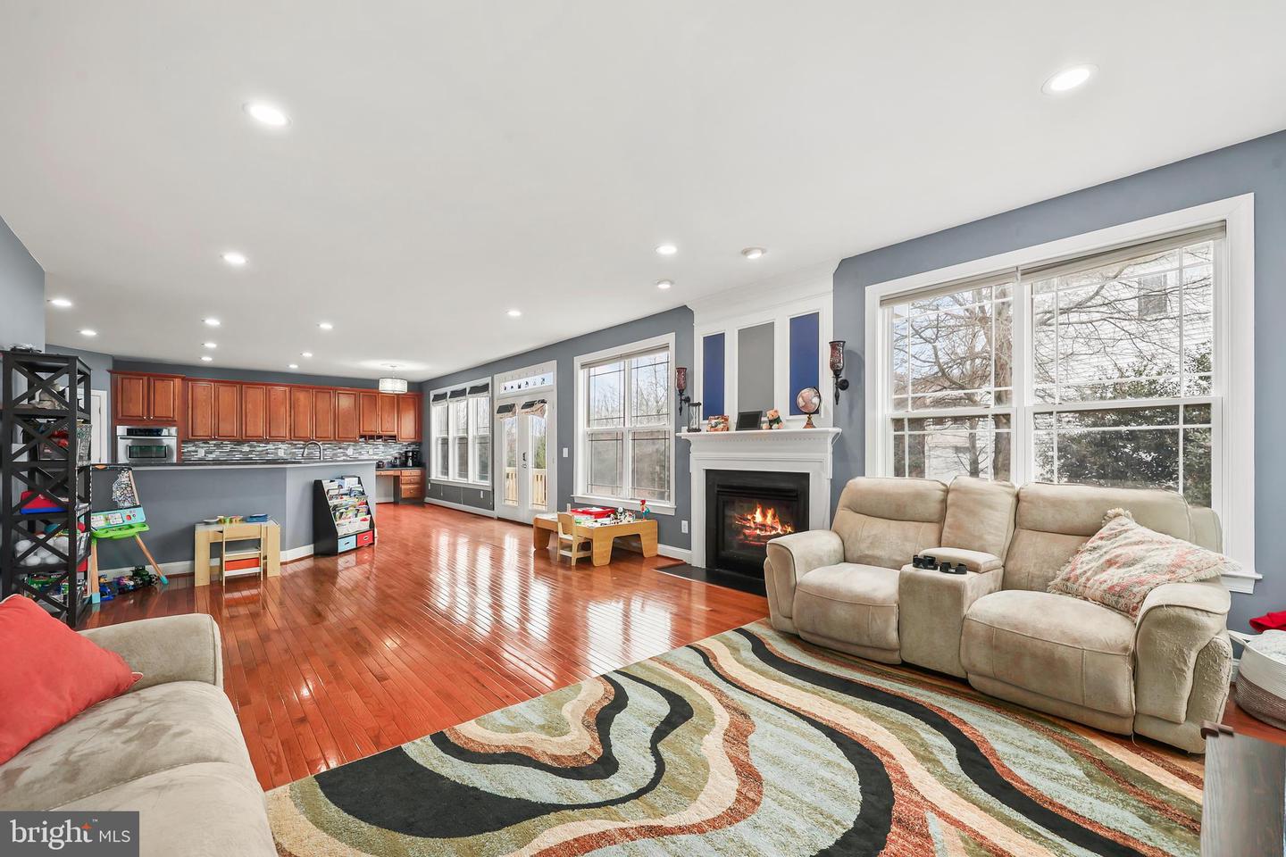 8717 FLOWERING DOGWOOD LN, LORTON, Virginia 22079, 4 Bedrooms Bedrooms, ,4 BathroomsBathrooms,Residential,For sale,8717 FLOWERING DOGWOOD LN,VAFX2292138 MLS # VAFX2292138