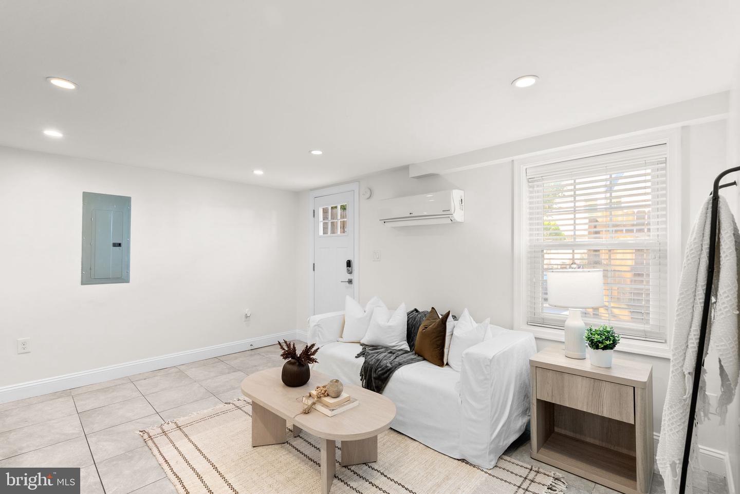 1201 QUEEN ST NE, WASHINGTON, District Of Columbia 20002, 5 Bedrooms Bedrooms, ,3 BathroomsBathrooms,Residential,For sale,1201 QUEEN ST NE,DCDC2247372 MLS # DCDC2247372