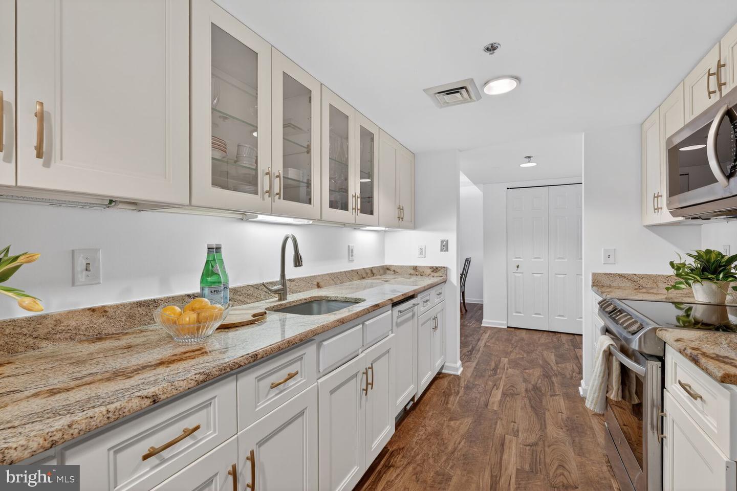 900 N TAYLOR ST #1612, ARLINGTON, Virginia 22203, 2 Bedrooms Bedrooms, 5 Rooms Rooms,2 BathroomsBathrooms,Residential,For sale,900 N TAYLOR ST #1612,VAAR2069192 MLS # VAAR2069192