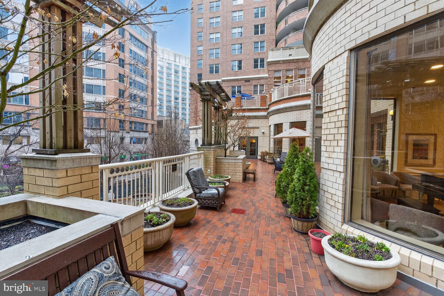 900 N TAYLOR ST #1612, ARLINGTON, Virginia 22203, 2 Bedrooms Bedrooms, 5 Rooms Rooms,2 BathroomsBathrooms,Residential,For sale,900 N TAYLOR ST #1612,VAAR2069192 MLS # VAAR2069192