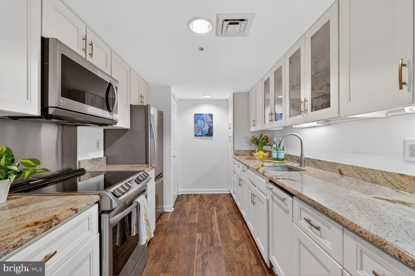 900 N TAYLOR ST #1612, ARLINGTON, Virginia 22203, 2 Bedrooms Bedrooms, 5 Rooms Rooms,2 BathroomsBathrooms,Residential,For sale,900 N TAYLOR ST #1612,VAAR2069192 MLS # VAAR2069192