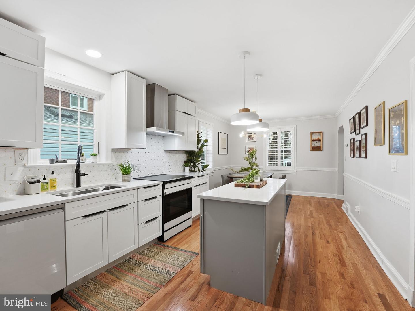 1608 CRESTWOOD DR, ALEXANDRIA, Virginia 22302, 3 Bedrooms Bedrooms, ,3 BathroomsBathrooms,Residential,For sale,1608 CRESTWOOD DR,VAAX2054444 MLS # VAAX2054444