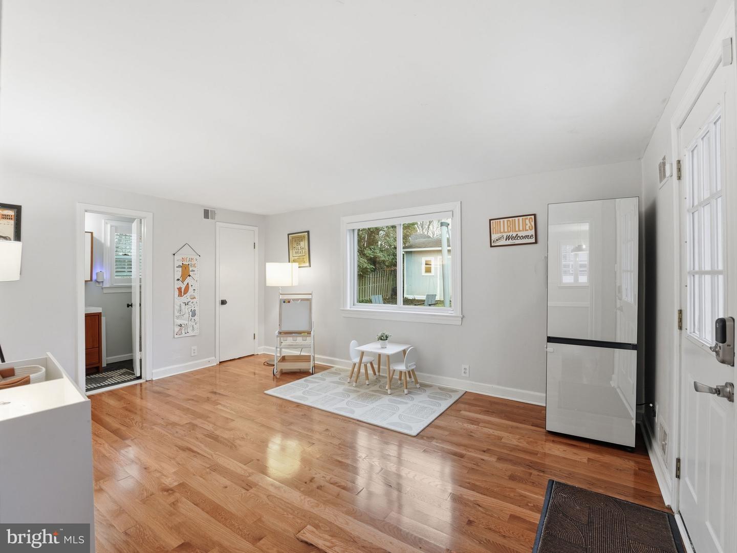 1608 CRESTWOOD DR, ALEXANDRIA, Virginia 22302, 3 Bedrooms Bedrooms, ,3 BathroomsBathrooms,Residential,For sale,1608 CRESTWOOD DR,VAAX2054444 MLS # VAAX2054444