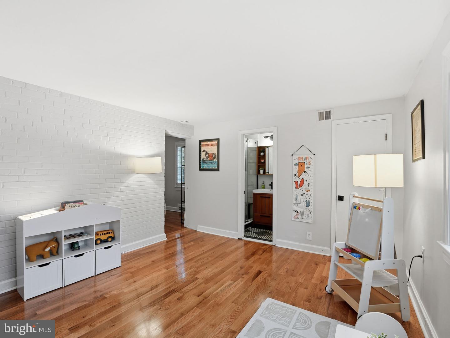 1608 CRESTWOOD DR, ALEXANDRIA, Virginia 22302, 3 Bedrooms Bedrooms, ,3 BathroomsBathrooms,Residential,For sale,1608 CRESTWOOD DR,VAAX2054444 MLS # VAAX2054444