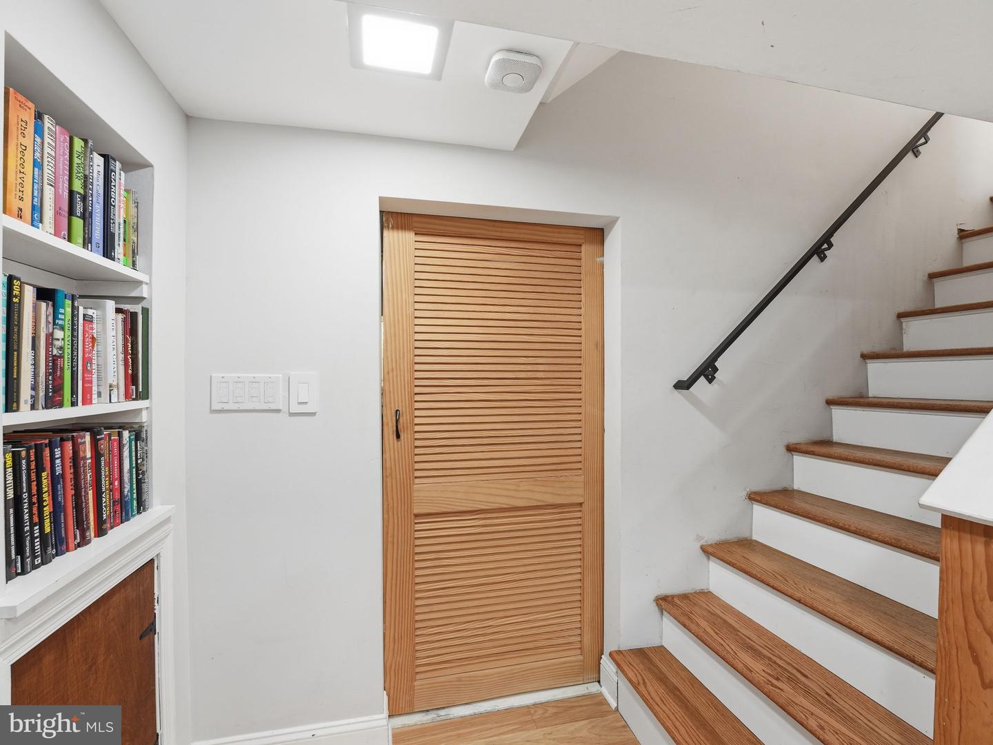 1608 CRESTWOOD DR, ALEXANDRIA, Virginia 22302, 3 Bedrooms Bedrooms, ,3 BathroomsBathrooms,Residential,For sale,1608 CRESTWOOD DR,VAAX2054444 MLS # VAAX2054444