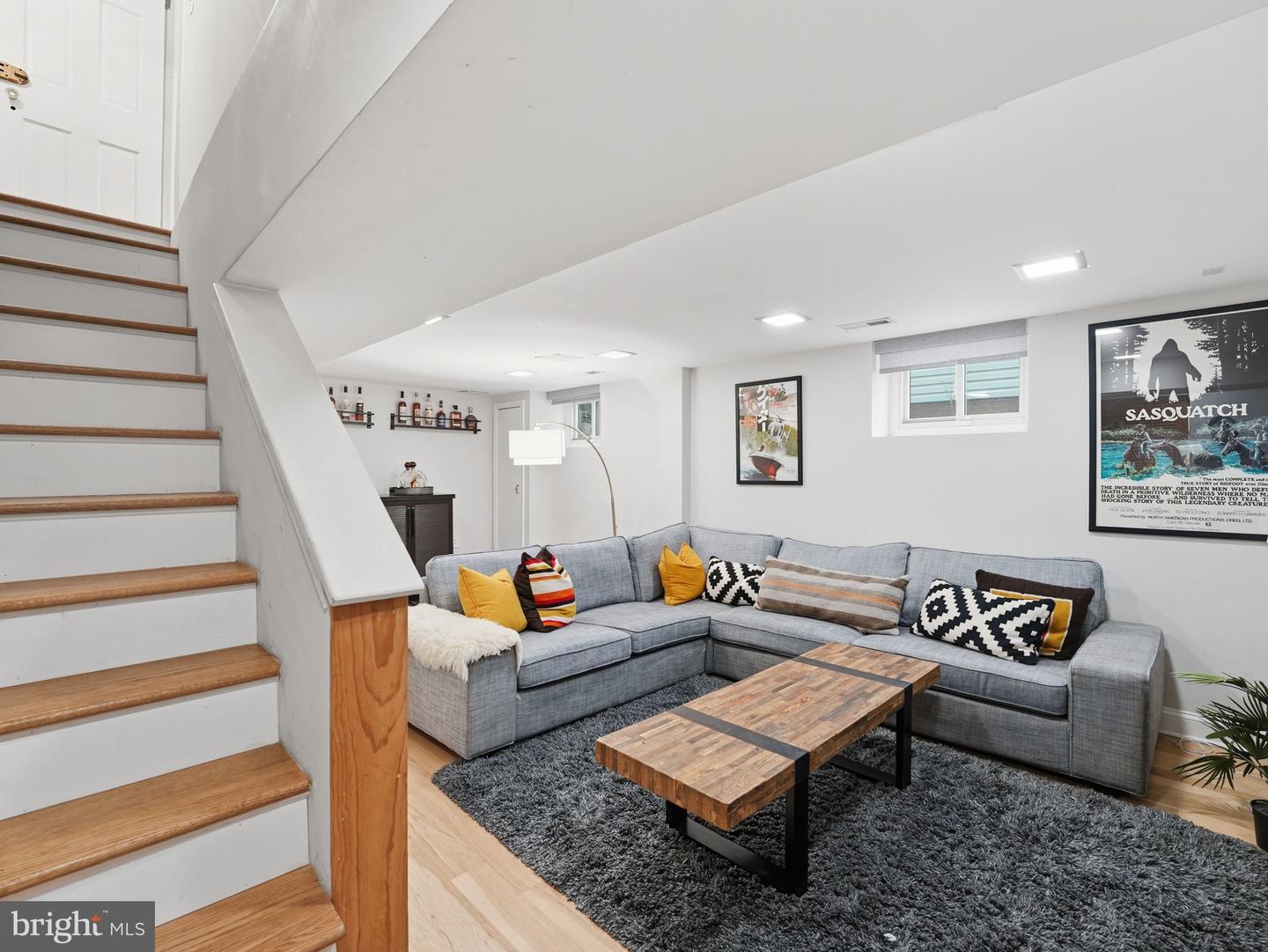 1608 CRESTWOOD DR, ALEXANDRIA, Virginia 22302, 3 Bedrooms Bedrooms, ,3 BathroomsBathrooms,Residential,For sale,1608 CRESTWOOD DR,VAAX2054444 MLS # VAAX2054444