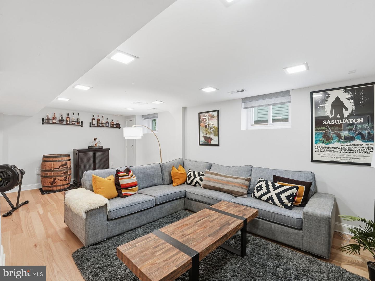 1608 CRESTWOOD DR, ALEXANDRIA, Virginia 22302, 3 Bedrooms Bedrooms, ,3 BathroomsBathrooms,Residential,For sale,1608 CRESTWOOD DR,VAAX2054444 MLS # VAAX2054444