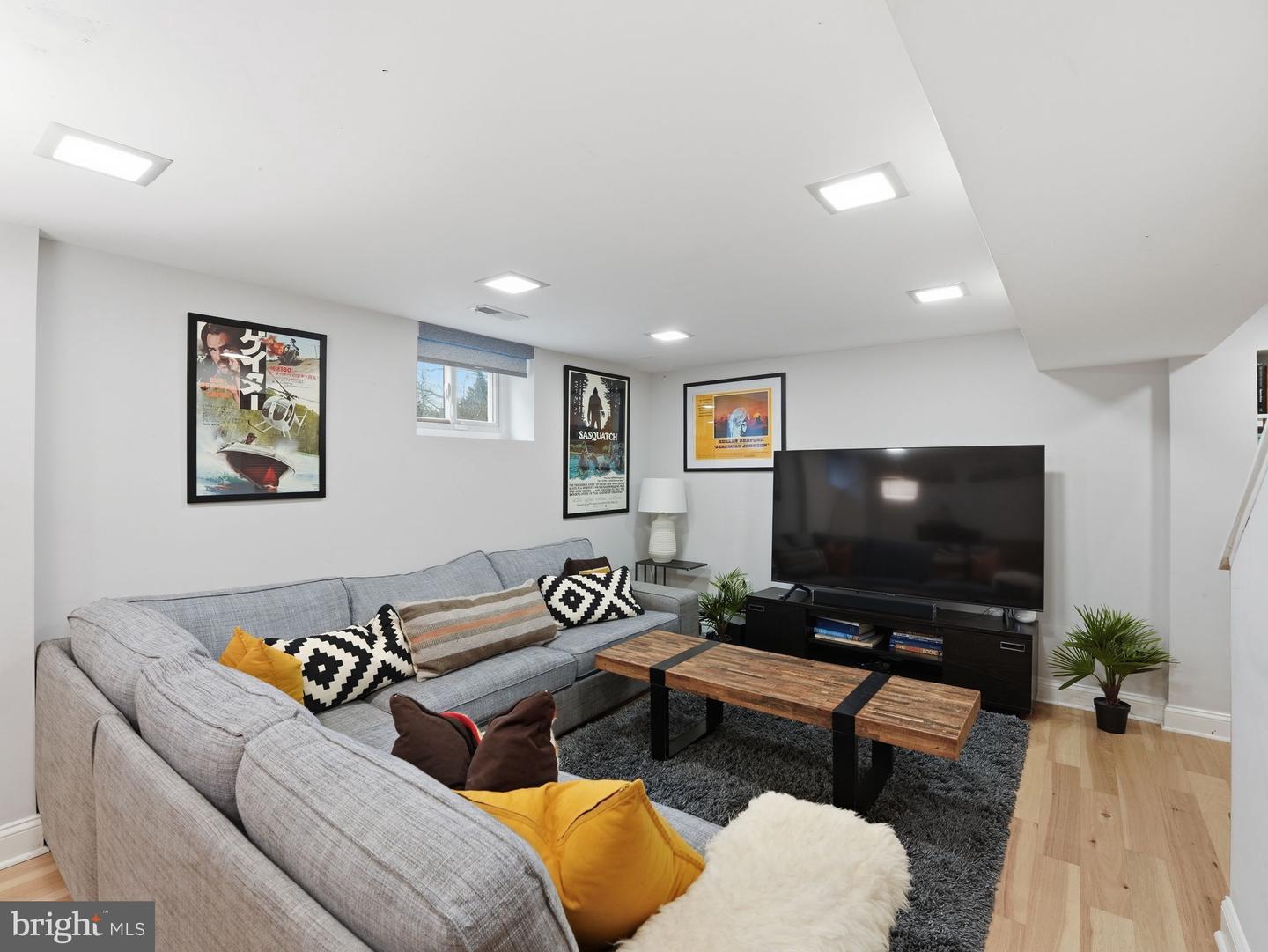 1608 CRESTWOOD DR, ALEXANDRIA, Virginia 22302, 3 Bedrooms Bedrooms, ,3 BathroomsBathrooms,Residential,For sale,1608 CRESTWOOD DR,VAAX2054444 MLS # VAAX2054444