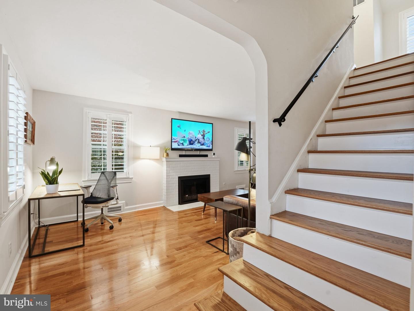 1608 CRESTWOOD DR, ALEXANDRIA, Virginia 22302, 3 Bedrooms Bedrooms, ,3 BathroomsBathrooms,Residential,For sale,1608 CRESTWOOD DR,VAAX2054444 MLS # VAAX2054444