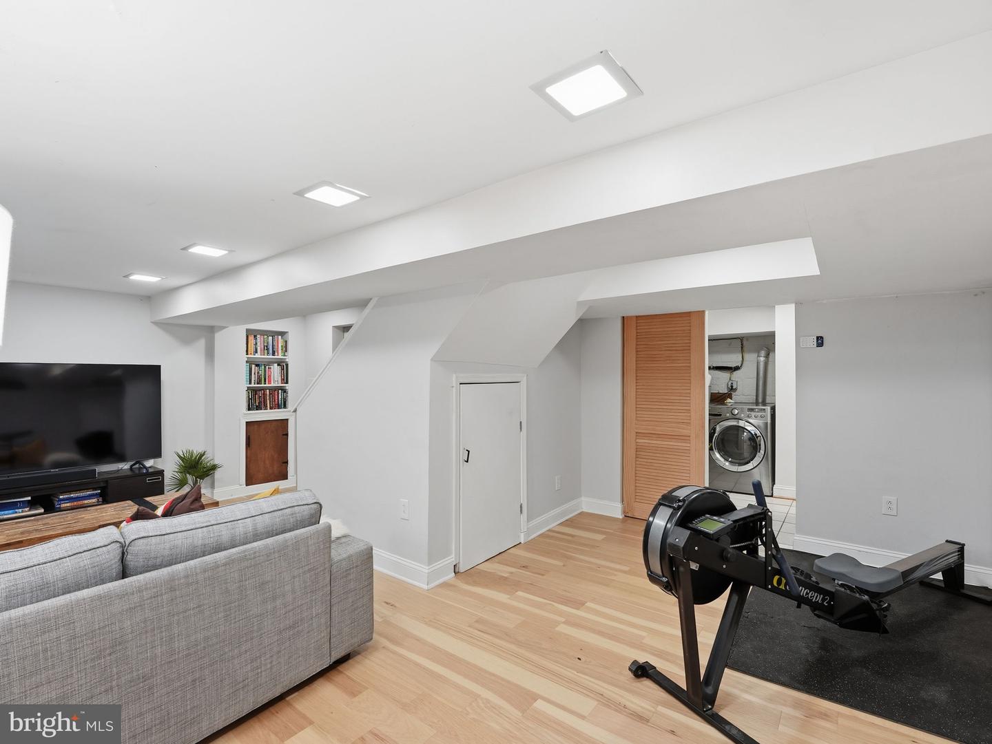 1608 CRESTWOOD DR, ALEXANDRIA, Virginia 22302, 3 Bedrooms Bedrooms, ,3 BathroomsBathrooms,Residential,For sale,1608 CRESTWOOD DR,VAAX2054444 MLS # VAAX2054444