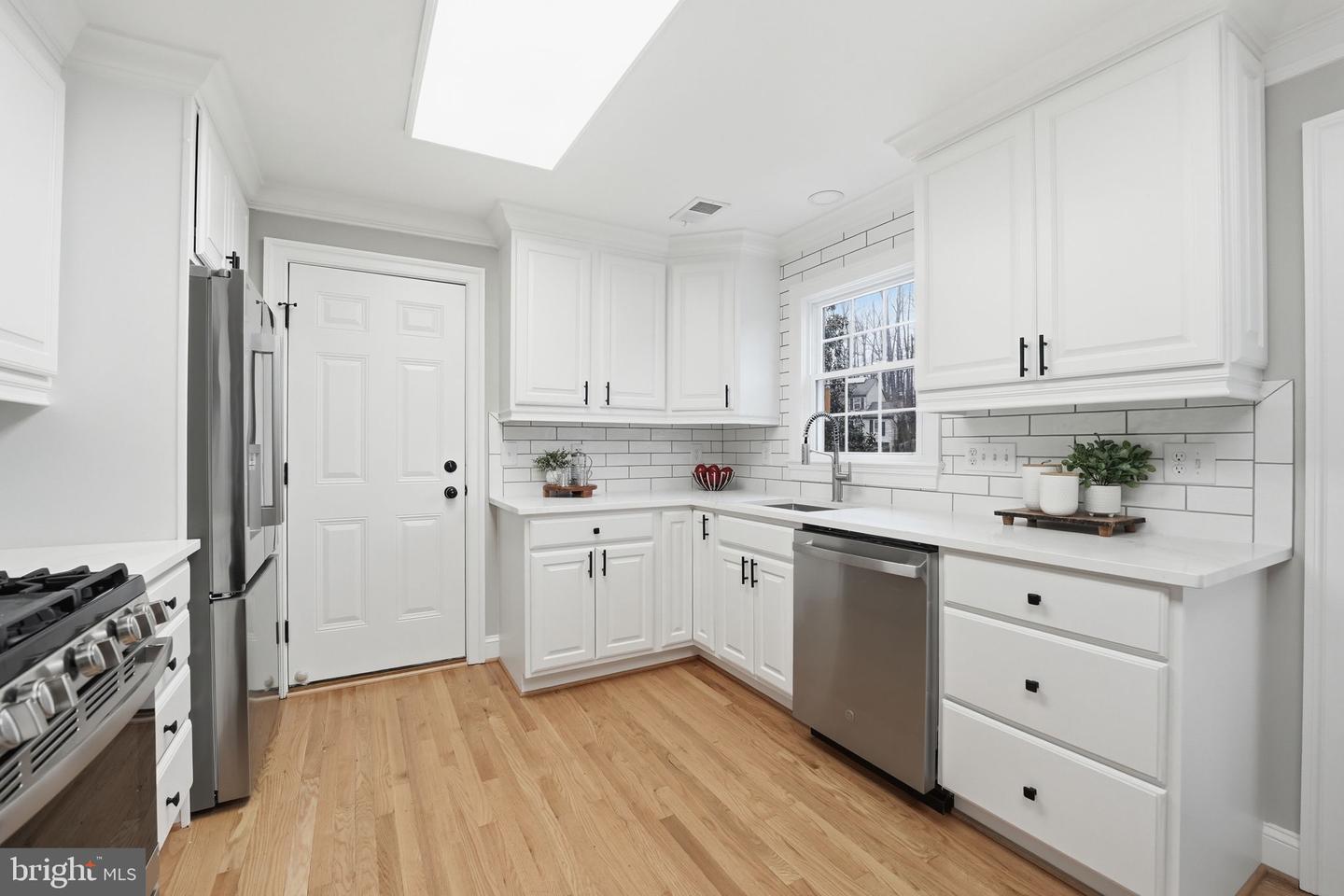 9438 WALLINGFORD DR, BURKE, Virginia 22015, 4 Bedrooms Bedrooms, ,3 BathroomsBathrooms,Residential,For sale,9438 WALLINGFORD DR,VAFX2292560 MLS # VAFX2292560