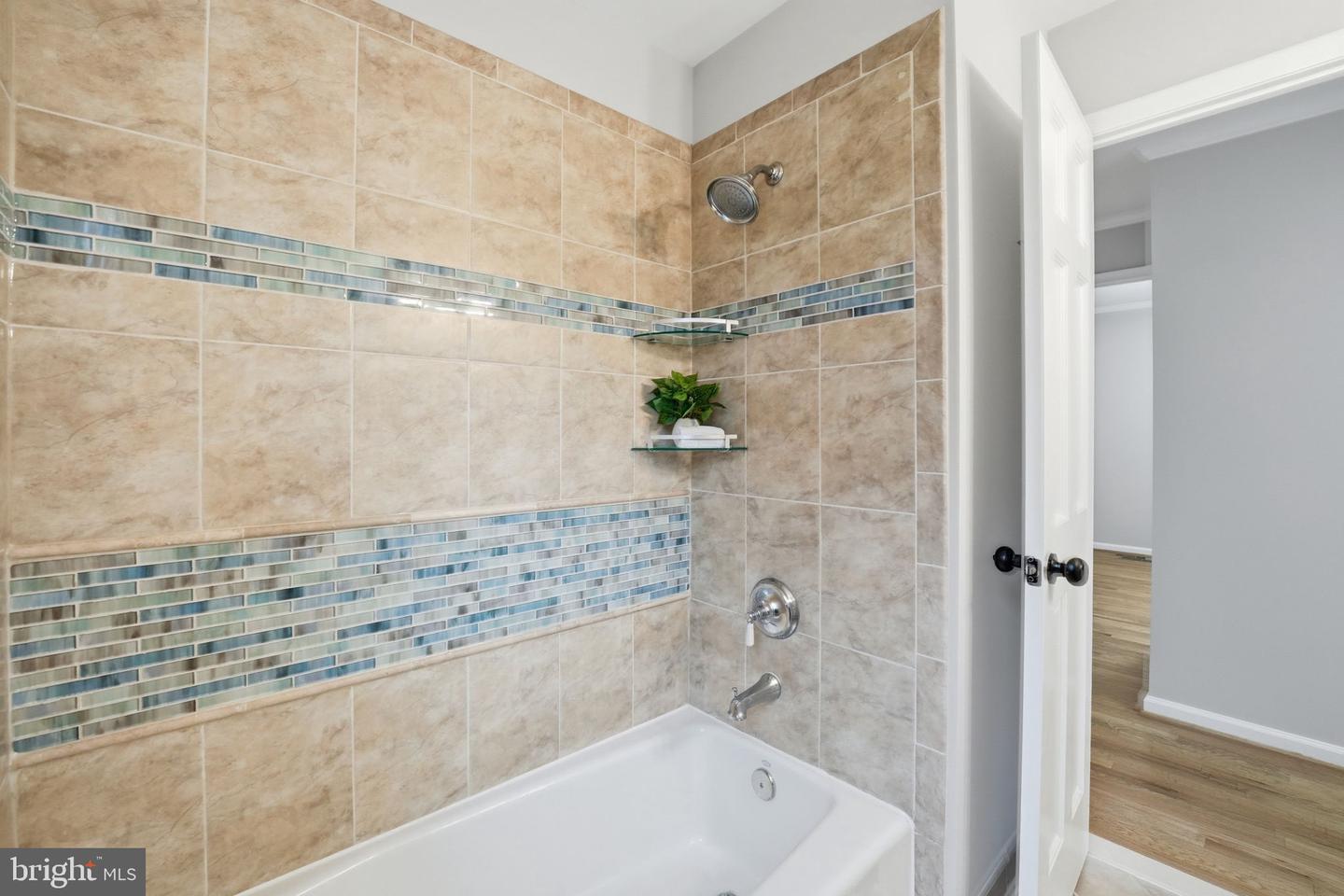 9438 WALLINGFORD DR, BURKE, Virginia 22015, 4 Bedrooms Bedrooms, ,3 BathroomsBathrooms,Residential,For sale,9438 WALLINGFORD DR,VAFX2292560 MLS # VAFX2292560