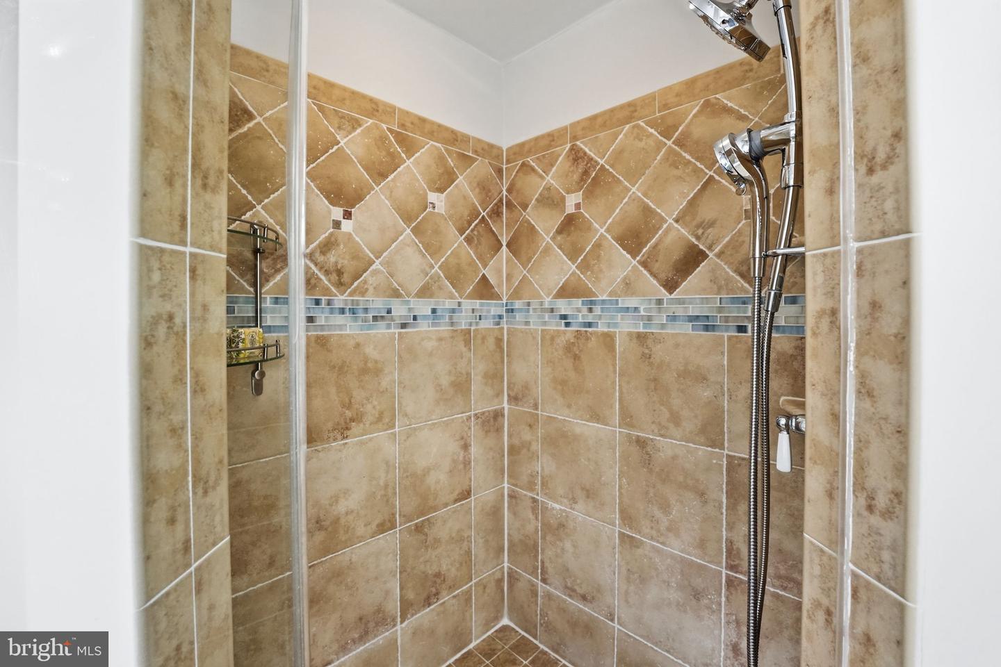 9438 WALLINGFORD DR, BURKE, Virginia 22015, 4 Bedrooms Bedrooms, ,3 BathroomsBathrooms,Residential,For sale,9438 WALLINGFORD DR,VAFX2292560 MLS # VAFX2292560