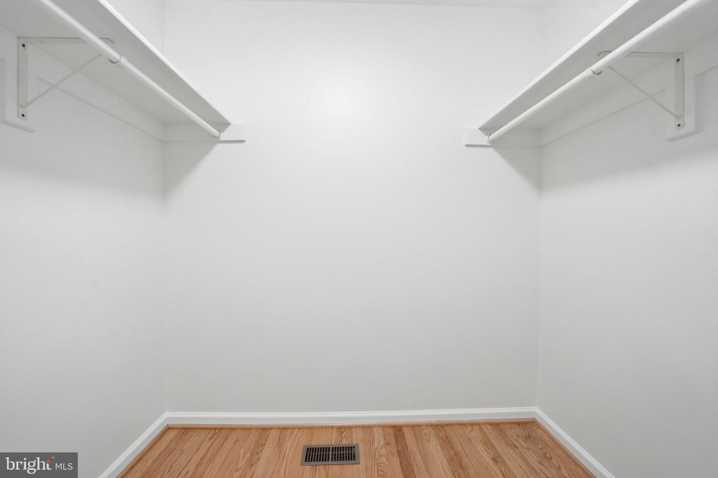 9438 WALLINGFORD DR, BURKE, Virginia 22015, 4 Bedrooms Bedrooms, ,3 BathroomsBathrooms,Residential,For sale,9438 WALLINGFORD DR,VAFX2292560 MLS # VAFX2292560