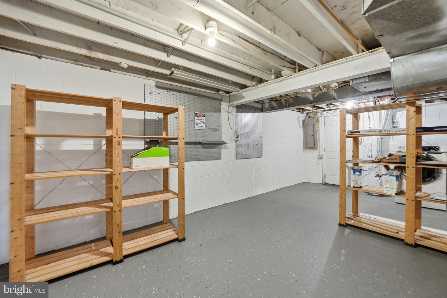 9438 WALLINGFORD DR, BURKE, Virginia 22015, 4 Bedrooms Bedrooms, ,3 BathroomsBathrooms,Residential,For sale,9438 WALLINGFORD DR,VAFX2292560 MLS # VAFX2292560