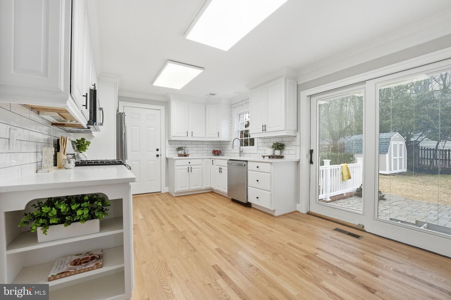 9438 WALLINGFORD DR, BURKE, Virginia 22015, 4 Bedrooms Bedrooms, ,3 BathroomsBathrooms,Residential,For sale,9438 WALLINGFORD DR,VAFX2292560 MLS # VAFX2292560