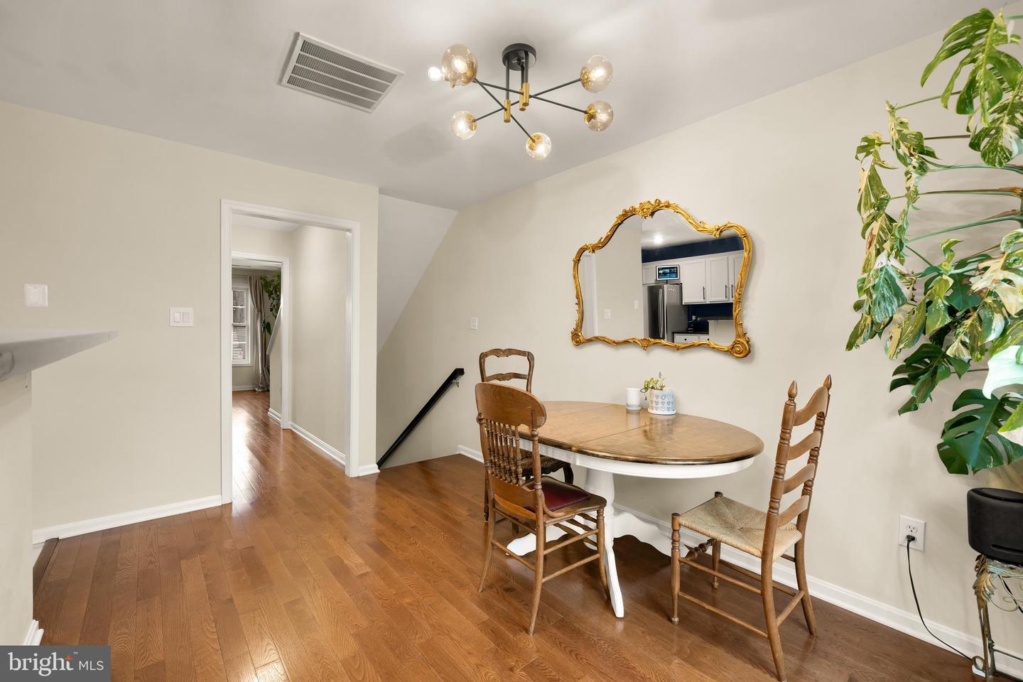 1636 S TAYLOR ST, ARLINGTON, Virginia 22204, 3 Bedrooms Bedrooms, ,2 BathroomsBathrooms,Residential,For sale,1636 S TAYLOR ST,VAAR2069240 MLS # VAAR2069240