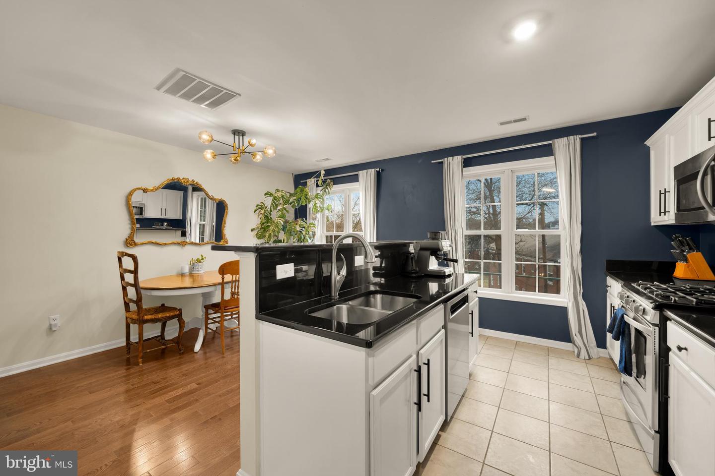 1636 S TAYLOR ST, ARLINGTON, Virginia 22204, 3 Bedrooms Bedrooms, ,2 BathroomsBathrooms,Residential,For sale,1636 S TAYLOR ST,VAAR2069240 MLS # VAAR2069240