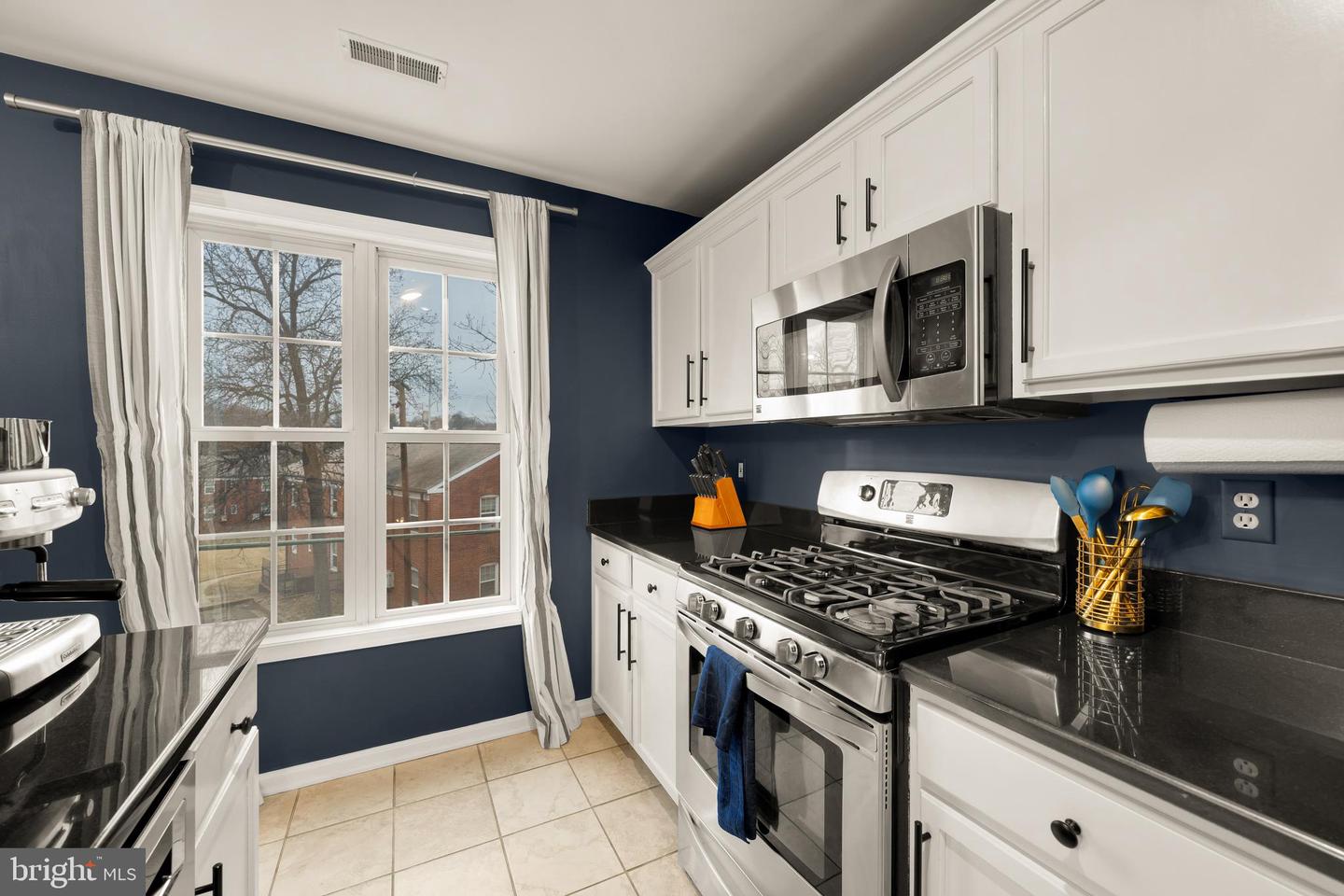 1636 S TAYLOR ST, ARLINGTON, Virginia 22204, 3 Bedrooms Bedrooms, ,2 BathroomsBathrooms,Residential,For sale,1636 S TAYLOR ST,VAAR2069240 MLS # VAAR2069240