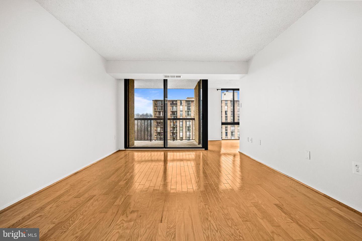 4500 S FOUR MILE RUN DR S #910, ARLINGTON, Virginia 22204, 1 Bedroom Bedrooms, ,1 BathroomBathrooms,Residential,For sale,4500 S FOUR MILE RUN DR S #910,VAAR2069306 MLS # VAAR2069306