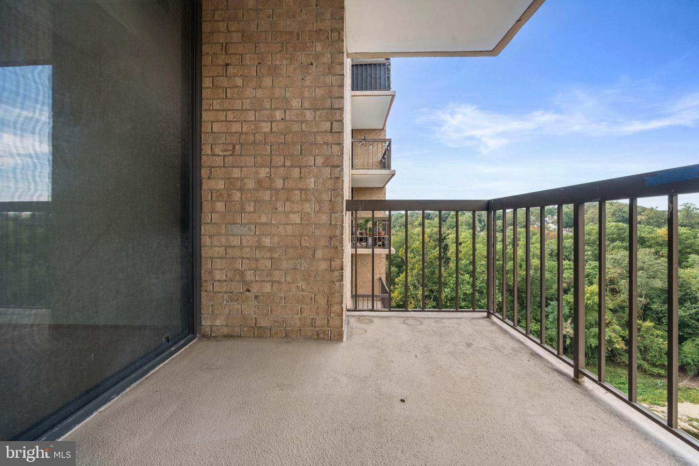 4500 S FOUR MILE RUN DR S #910, ARLINGTON, Virginia 22204, 1 Bedroom Bedrooms, ,1 BathroomBathrooms,Residential,For sale,4500 S FOUR MILE RUN DR S #910,VAAR2069306 MLS # VAAR2069306