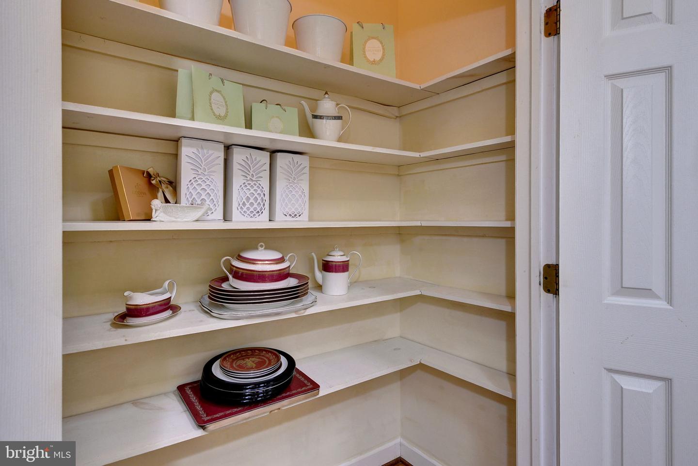 110 WORKINGTON, WILLIAMSBURG, Virginia 23188, 4 Bedrooms Bedrooms, 9 Rooms Rooms,4 BathroomsBathrooms,Residential,For sale,110 WORKINGTON,VAJC2000606 MLS # VAJC2000606