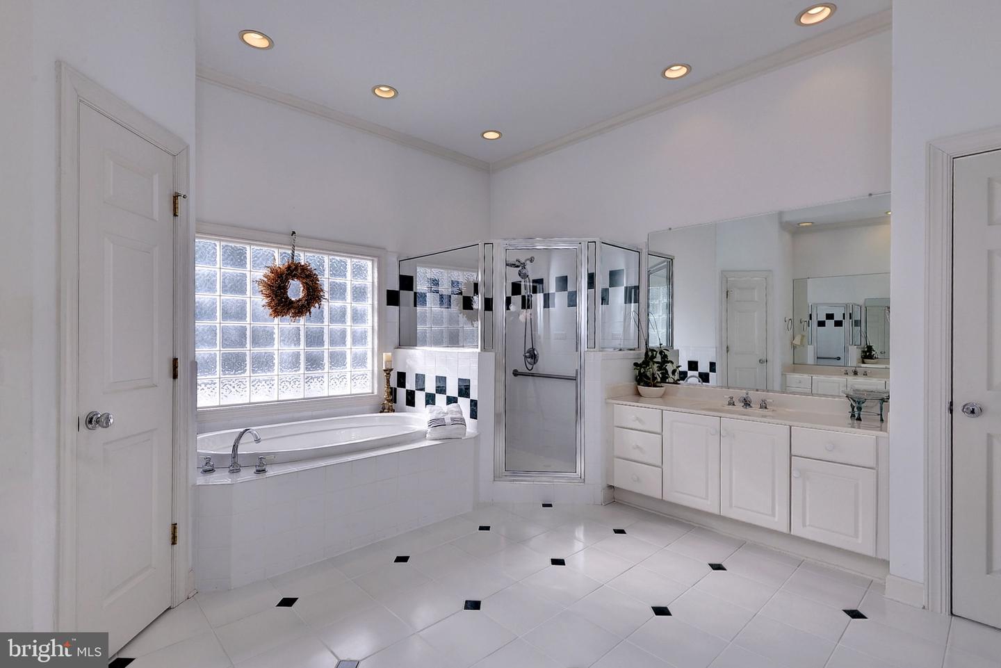 110 WORKINGTON, WILLIAMSBURG, Virginia 23188, 4 Bedrooms Bedrooms, 9 Rooms Rooms,4 BathroomsBathrooms,Residential,For sale,110 WORKINGTON,VAJC2000606 MLS # VAJC2000606